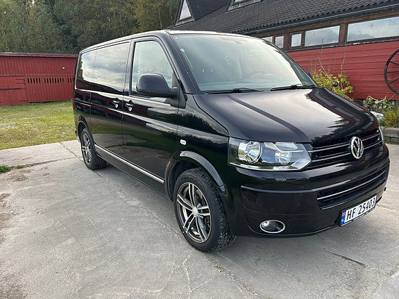 Volkswagen Multivan 4 of 17