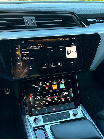 Audi Q8 e-tron 10 of 17