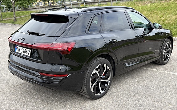Audi Q8 e-tron 4 of 17