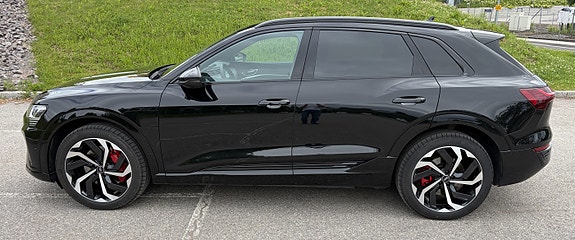 Audi Q8 e-tron 3 of 17