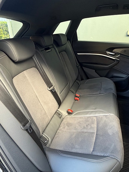 Audi Q8 e-tron 14 of 17