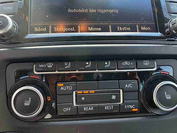 Volkswagen Multivan 27 of 30