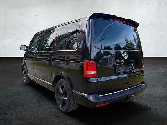 Volkswagen Multivan 13 of 30