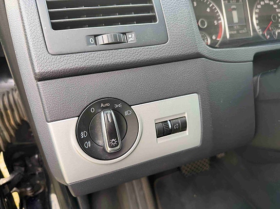 Volkswagen Multivan 19 of 30