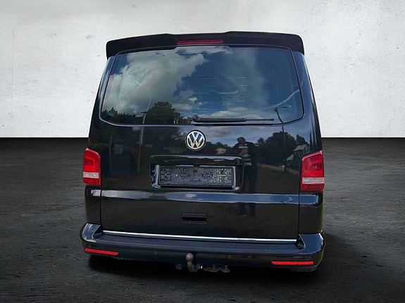 Volkswagen Multivan 14 of 30