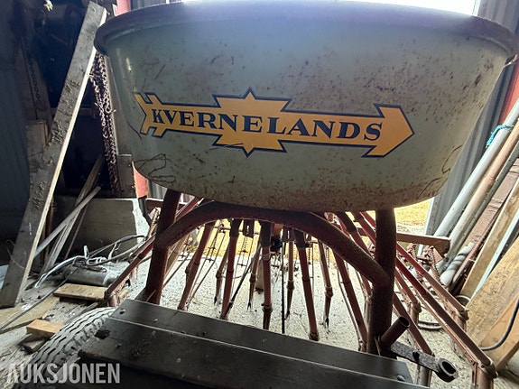 KVERNELANDS SÅMASKIN - 220 CM ARBEIDSBREDDE - LETT REPOBJEKT 8 of 18