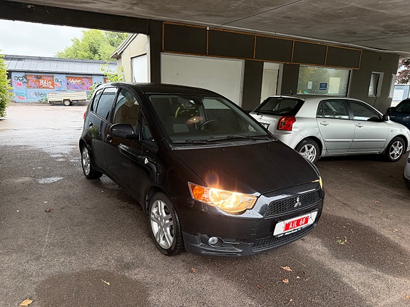 Mitsubishi Colt 6 of 30