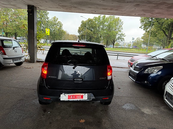 Mitsubishi Colt 4 of 30