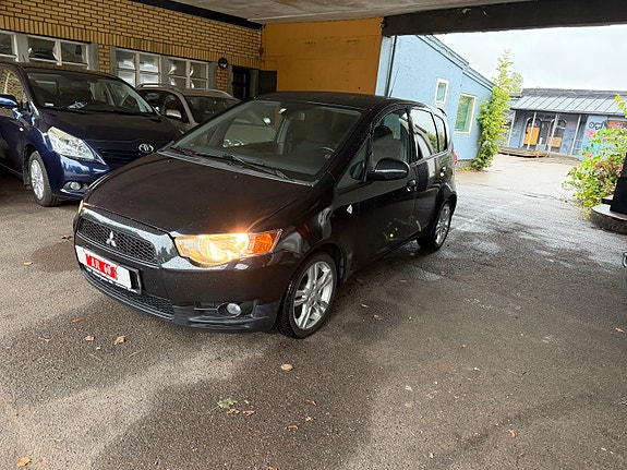 Mitsubishi Colt 9 of 30