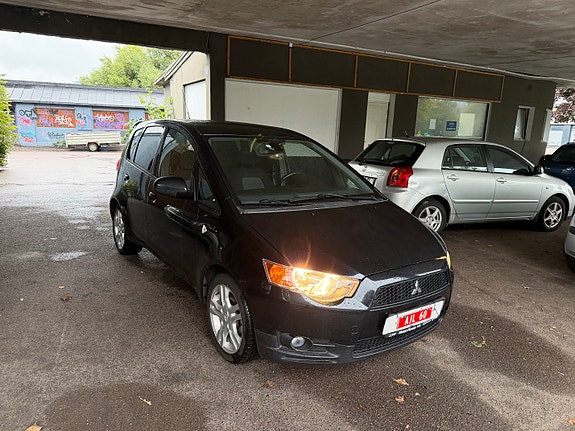 Mitsubishi Colt 7 of 30