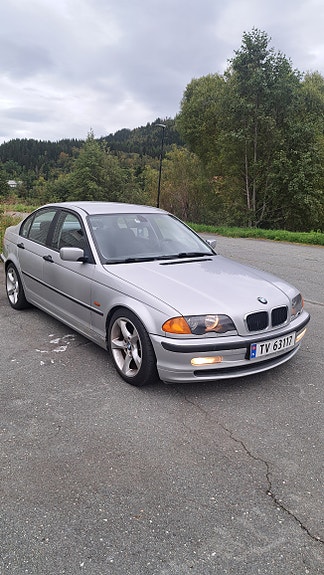 BMW 316i 4 of 6