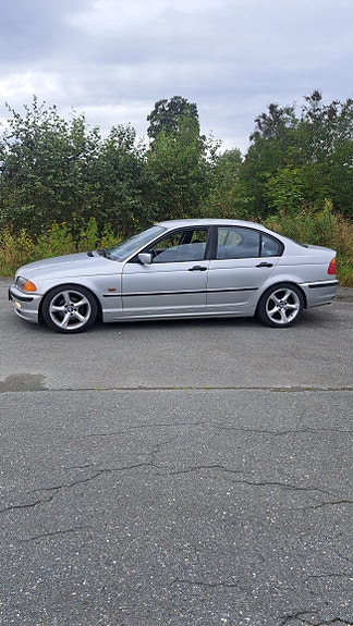 BMW 316i 2 of 6