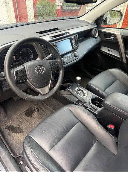 Toyota RAV4 15 of 18
