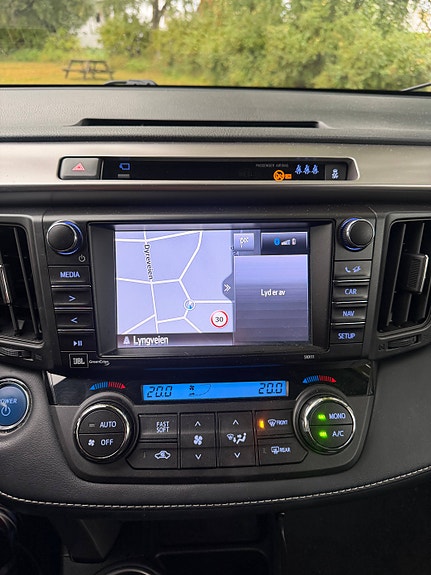 Toyota RAV4 14 of 18