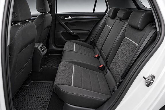 Volkswagen Golf VII 11 of 18