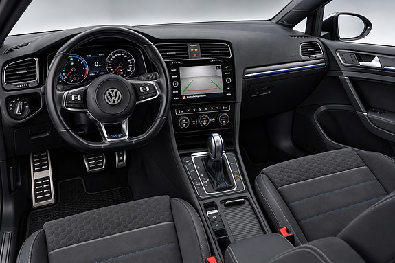 Volkswagen Golf VII 14 of 18