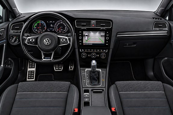 Volkswagen Golf VII 15 of 18