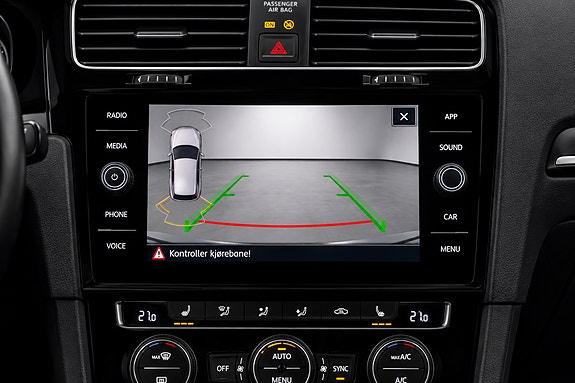 Volkswagen Golf VII 17 of 18