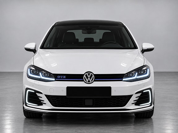 Volkswagen Golf VII 2 of 18