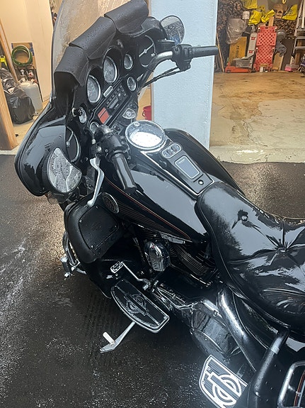 Harley-Davidson FLHTCUI Electra Glide Ultra Classic 4 of 11