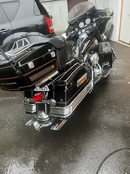 Harley-Davidson FLHTCUI Electra Glide Ultra Classic 3 of 11