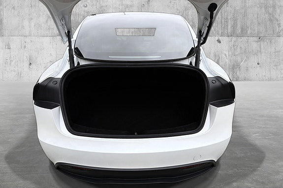Tesla Model 3 14 of 30
