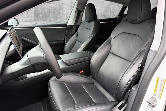 Tesla Model 3 16 of 30