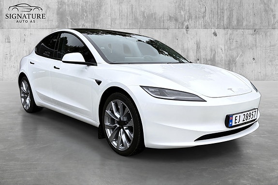 Tesla Model 3 5 of 30