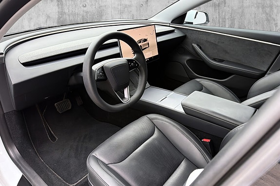 Tesla Model 3 18 of 30