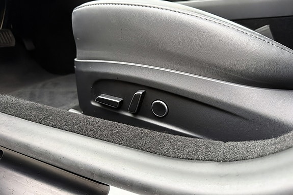 Tesla Model 3 26 of 30