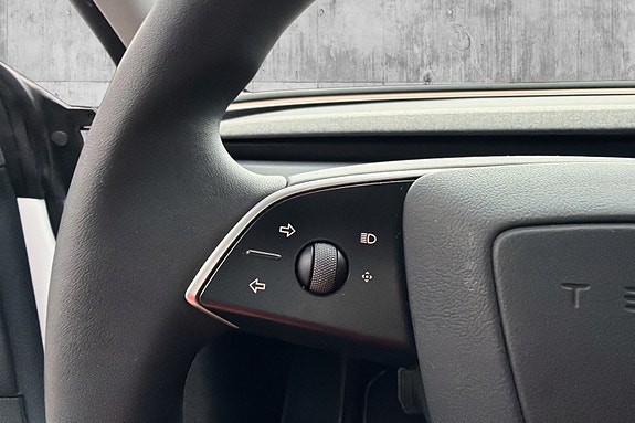 Tesla Model 3 19 of 30