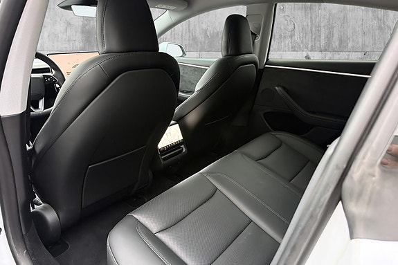 Tesla Model 3 28 of 30