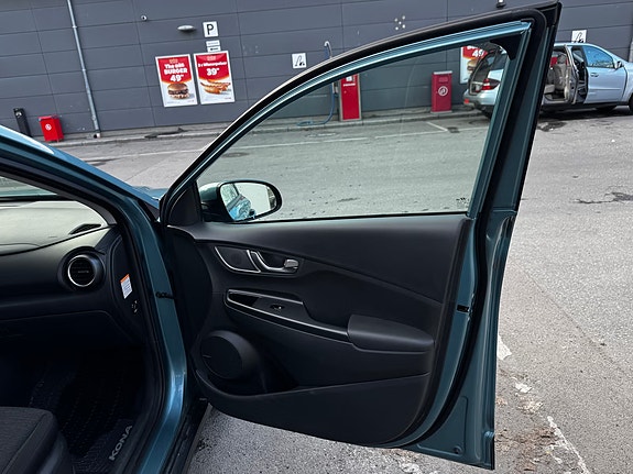 Hyundai Kona 18 of 29