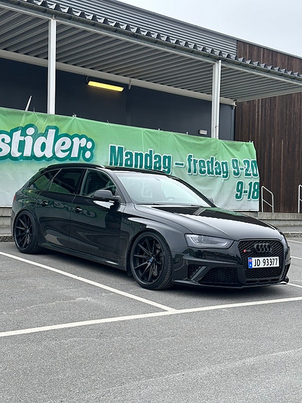 Audi RS4 15 of 27