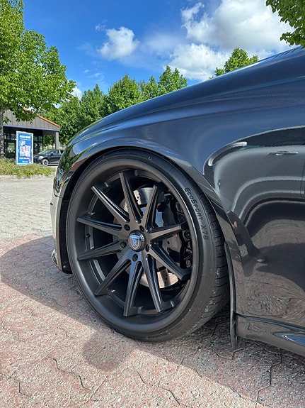 Audi RS4 3 of 27