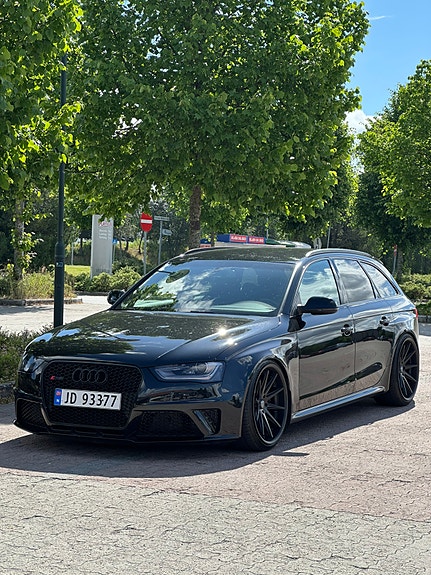 Audi RS4 5 of 27