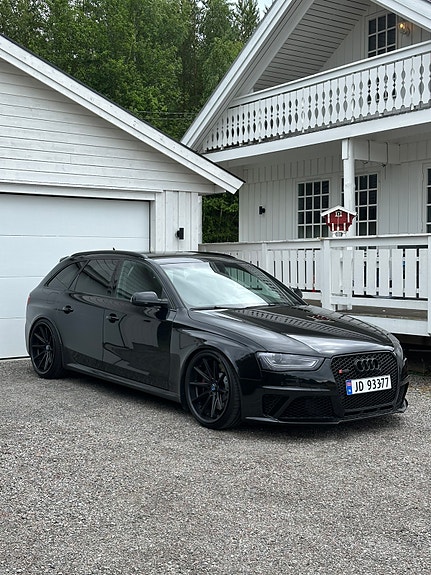 Audi RS4 8 of 27