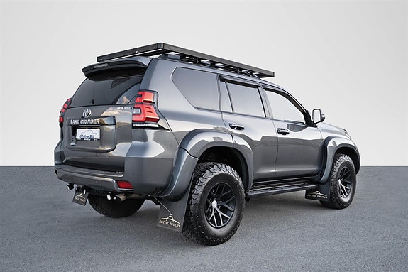 Toyota Land Cruiser 7 of 30
