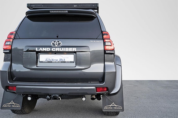 Toyota Land Cruiser 10 of 30