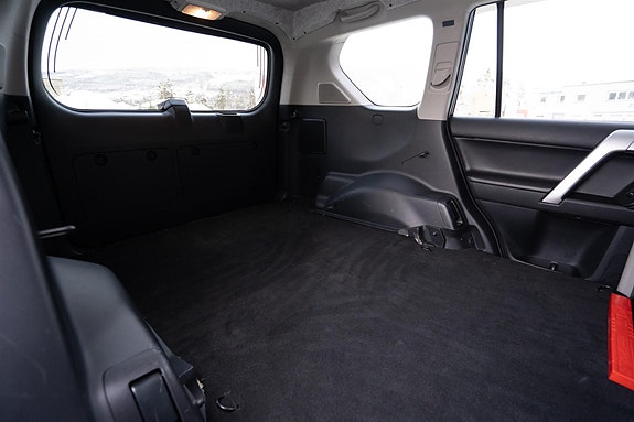Toyota Land Cruiser 17 of 30