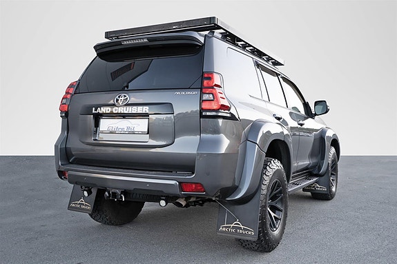 Toyota Land Cruiser 8 of 30