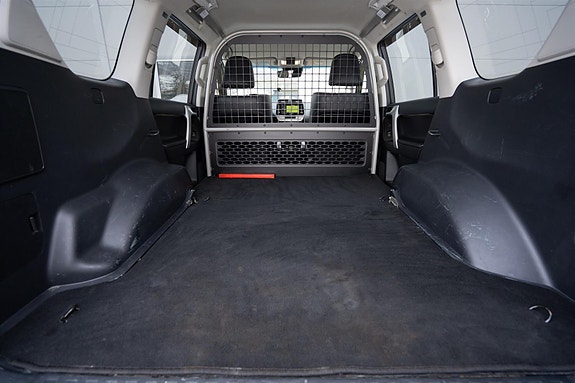 Toyota Land Cruiser 16 of 30
