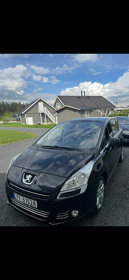Peugeot 5008 5 of 22