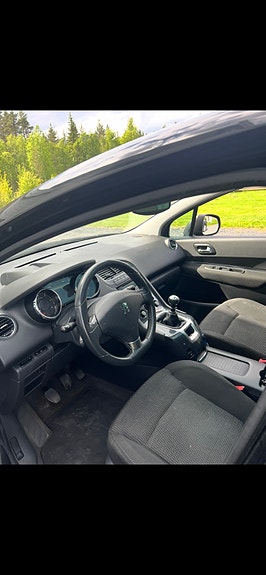 Peugeot 5008 12 of 22