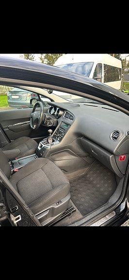 Peugeot 5008 14 of 22