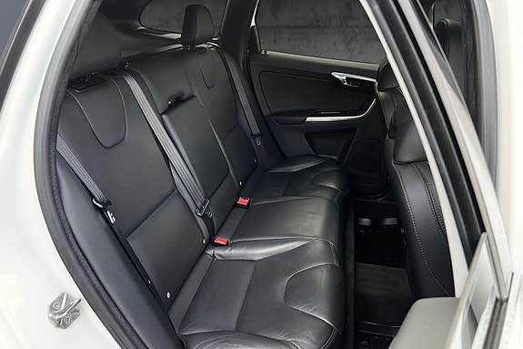 Volvo XC60 30 of 30