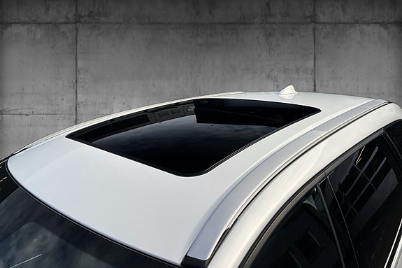 Volvo XC60 14 of 30