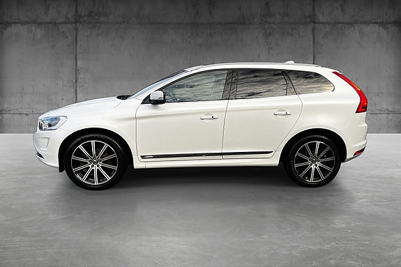 Volvo XC60 13 of 30