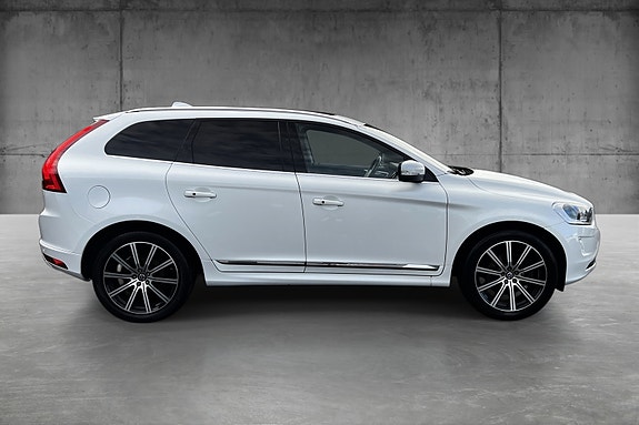 Volvo XC60 7 of 30