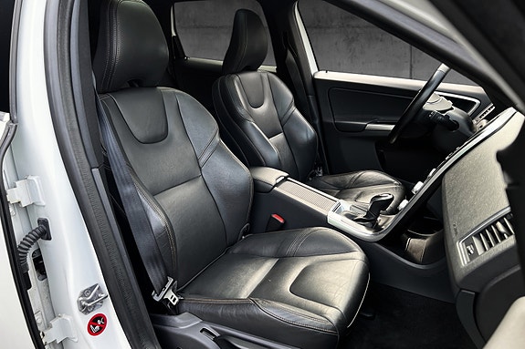 Volvo XC60 25 of 30